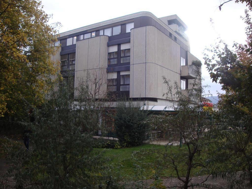 Hotel Du Grand-Pre Marly-le-Grand Exteriör bild