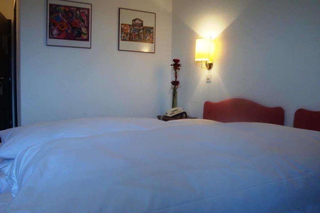 Hotel Du Grand-Pre Marly-le-Grand Exteriör bild