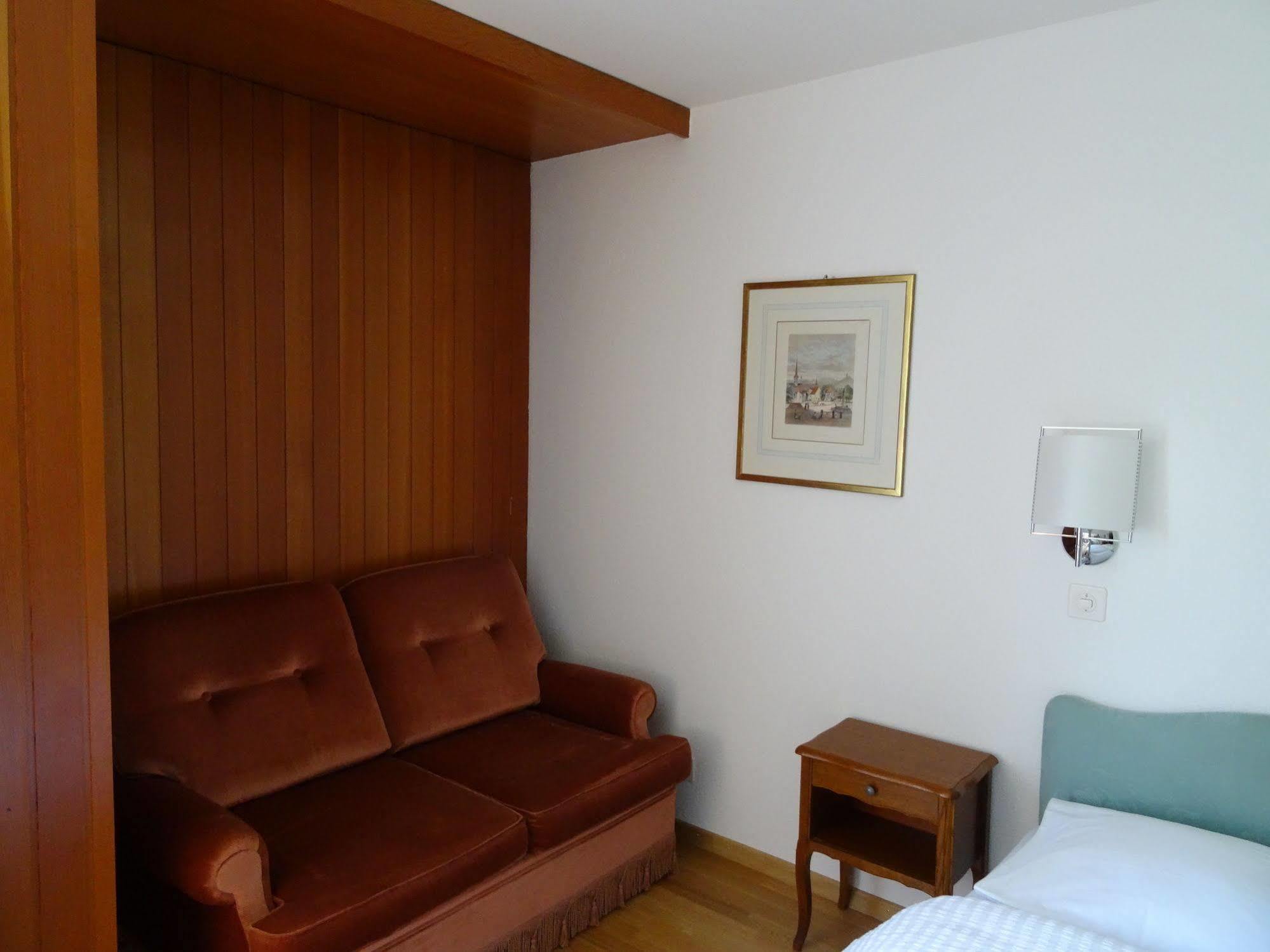 Hotel Du Grand-Pre Marly-le-Grand Exteriör bild